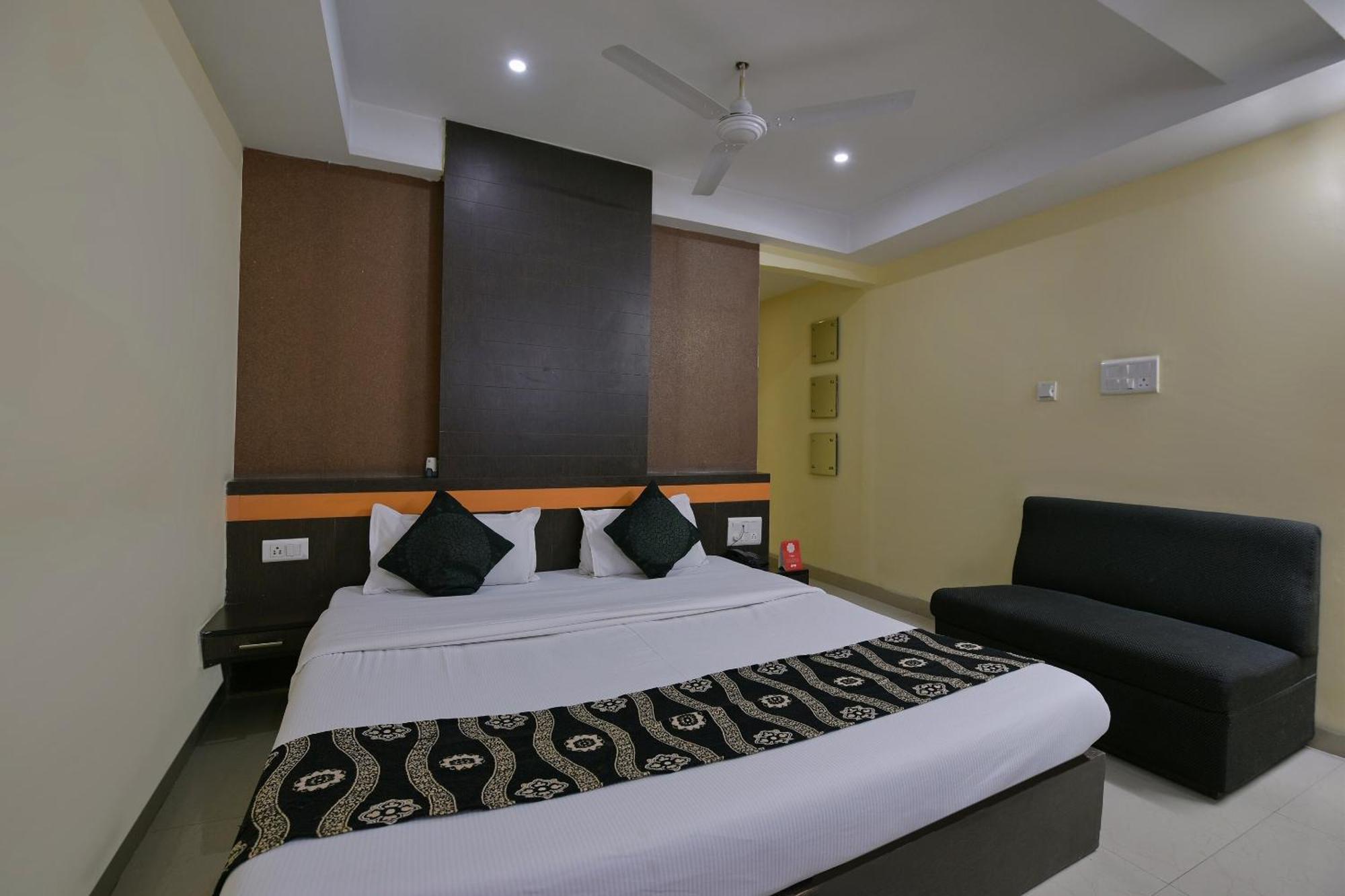 Collection O Diamond And Residences Indore Bagian luar foto