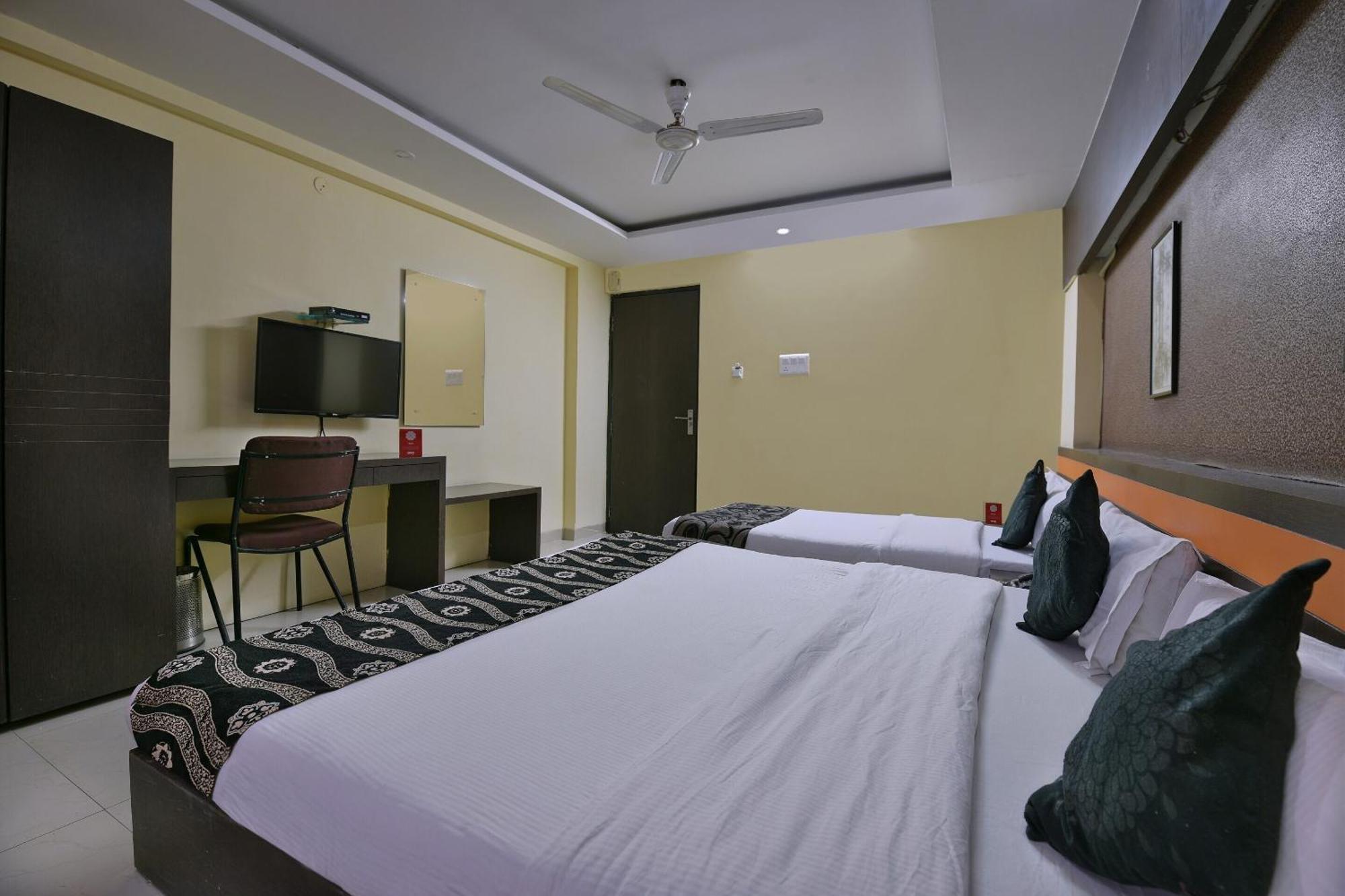 Collection O Diamond And Residences Indore Bagian luar foto
