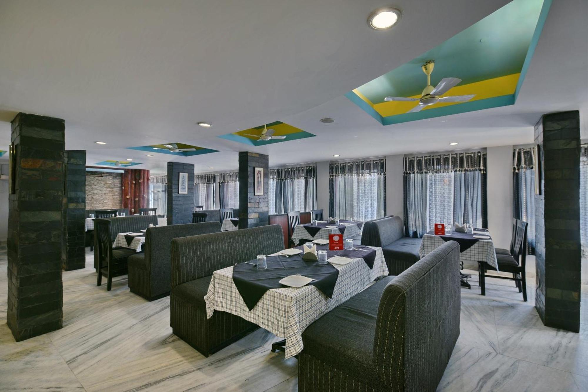 Collection O Diamond And Residences Indore Bagian luar foto