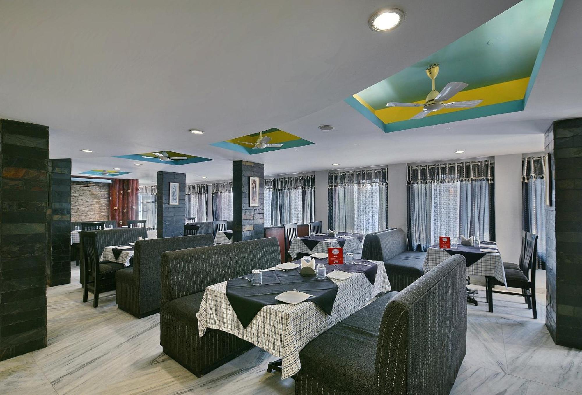 Collection O Diamond And Residences Indore Bagian luar foto